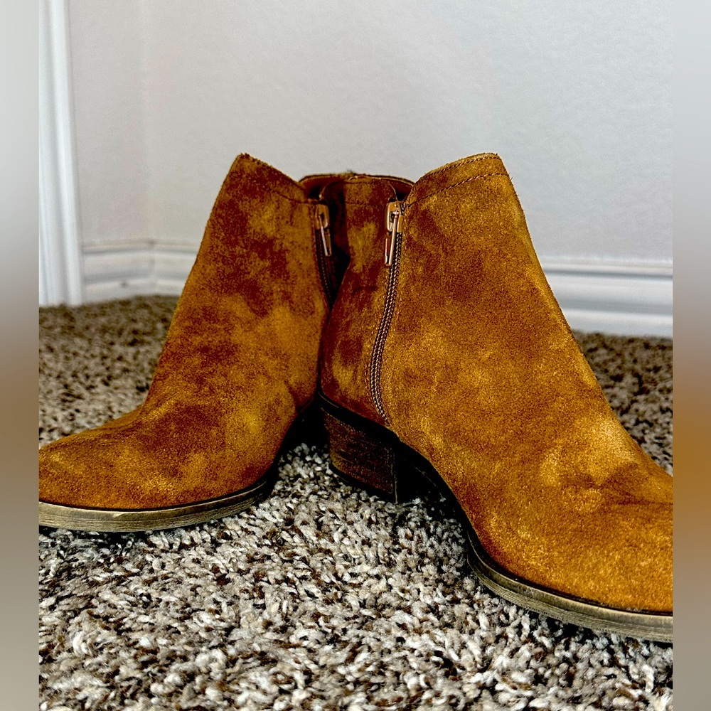 Booties, caramel color brand kensie